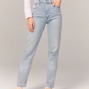 Abercrombie & Fitch 90s Ultra High Rise Straight Jeans Size W28 / 6R